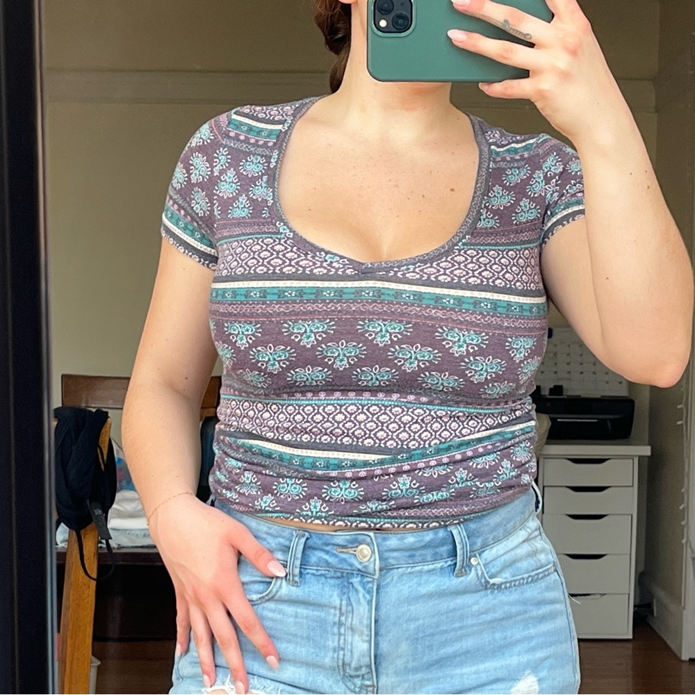 Super cute patterned everyday V neck T shirt